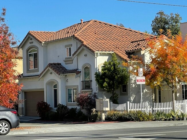 Primary Photo - 3033 Homestead Rd