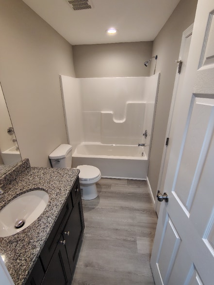 Building Photo - 18 lyla Ln