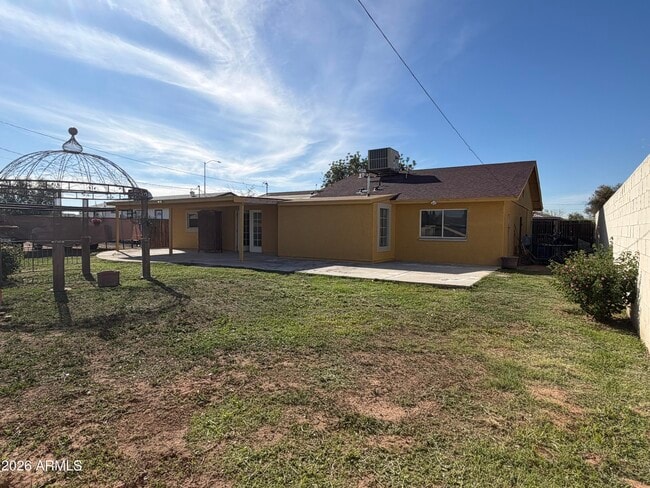 Building Photo - 15607 N Factory St