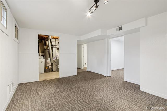 Building Photo - 700 S Kearney St