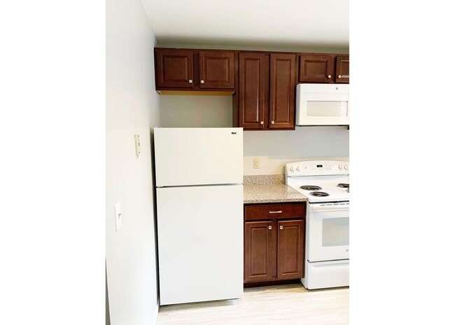 Building Photo - 3227 Bishop St