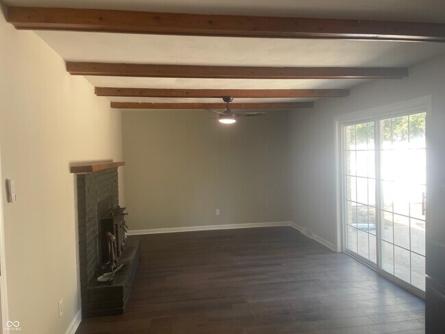 Building Photo - 1416 Miami Ct S