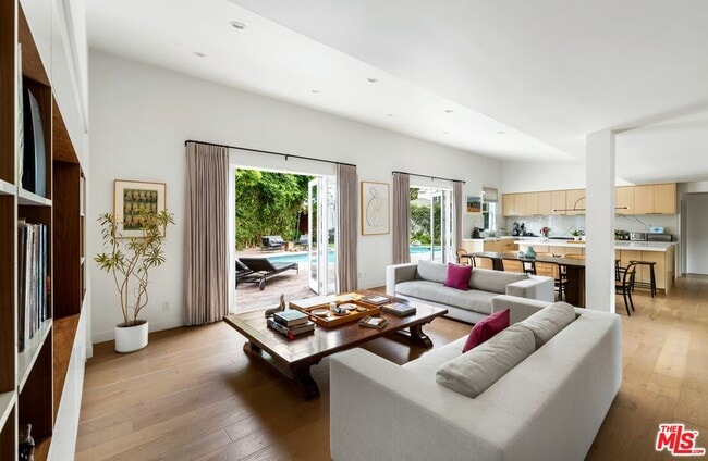 Building Photo - 160 Beloit Ave