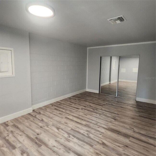Building Photo - 3154 Laird Dr