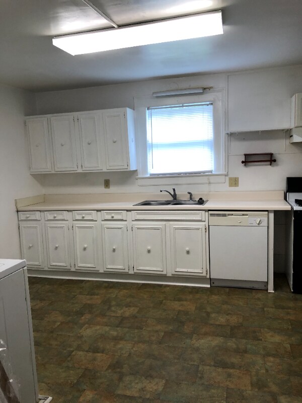 Building Photo - 493 Ruth St