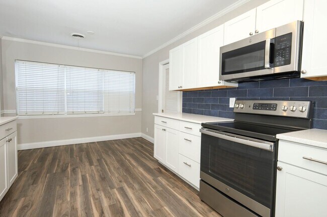 Building Photo - 1481 Glastonberry Rd