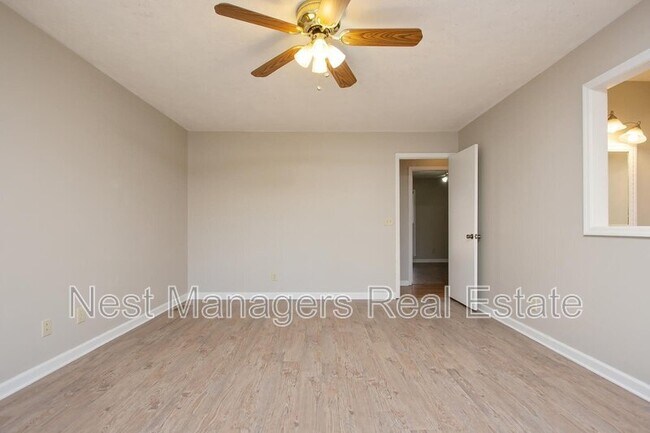 Building Photo - 7462 Fairpoint Rd