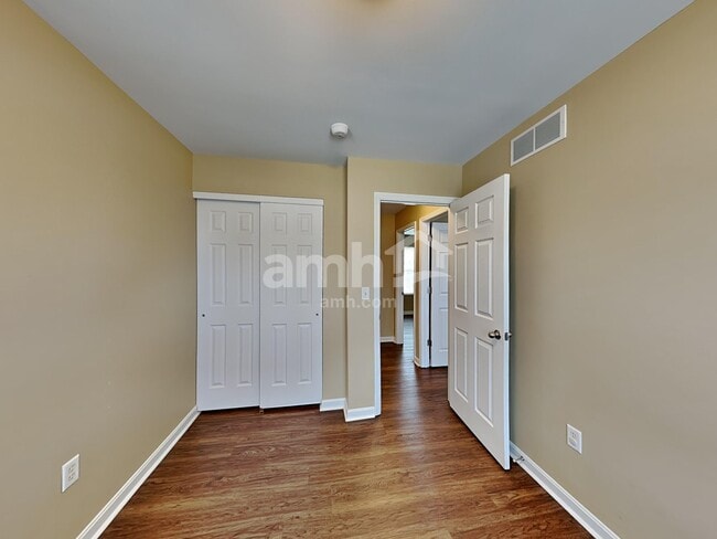 Building Photo - 10213 Waterford Ct