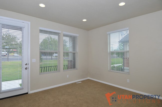 Building Photo - 3174 Bald Mountain Dr