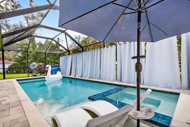 Building Photo - 319 Brentwood Dr