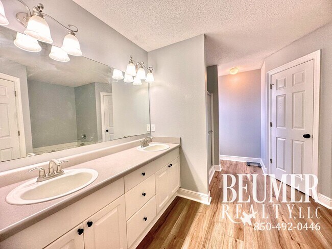 Building Photo - Now Available - 4br/2ba Home near NAS Pensacola back Gate