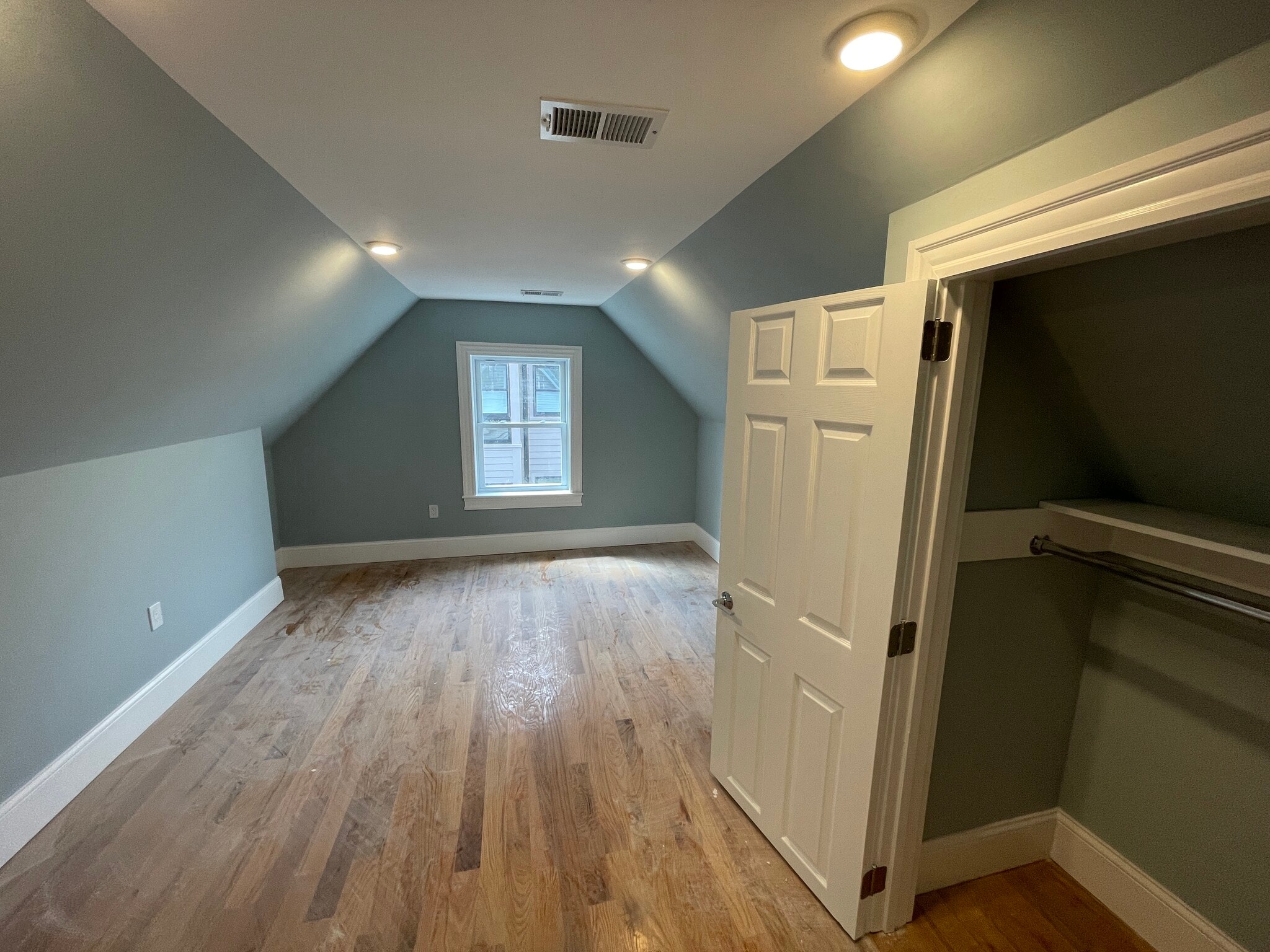 Building Photo - 158 Morrison Ave