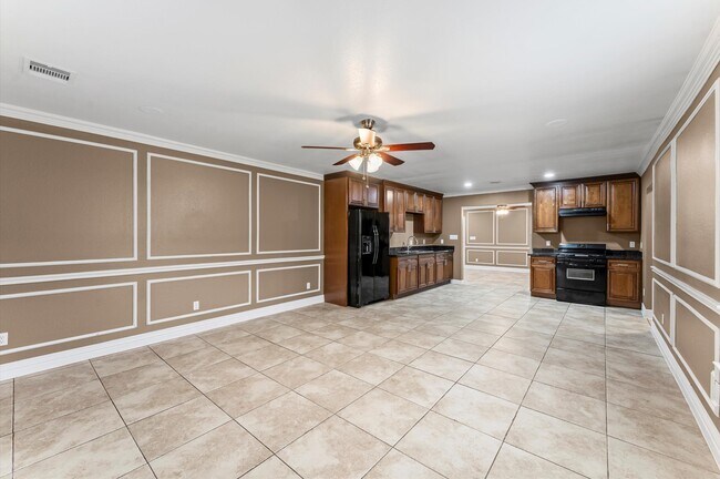 Building Photo - 3611 Wyoming St