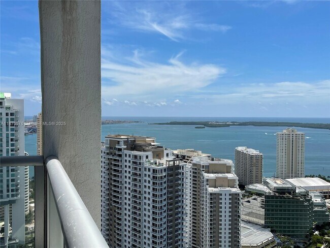 Building Photo - 475 Brickell Ave