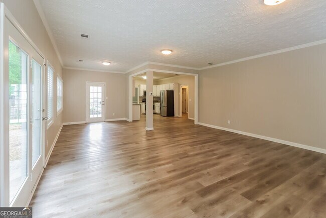 Building Photo - 220 Chesterfield Ct