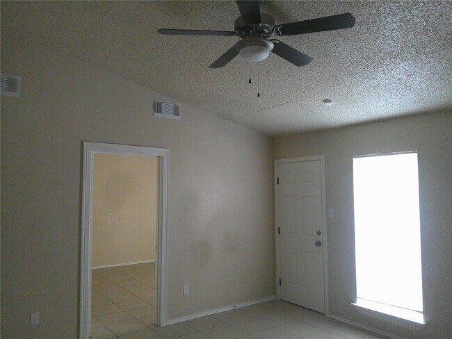 Building Photo - 5771 Easthampton Dr
