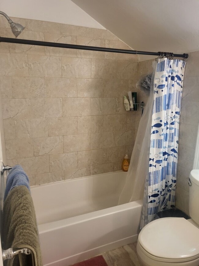 Building Photo - Updated 3 Bed, 1.5 Bath Home in Forest Hills - Available July 1!
