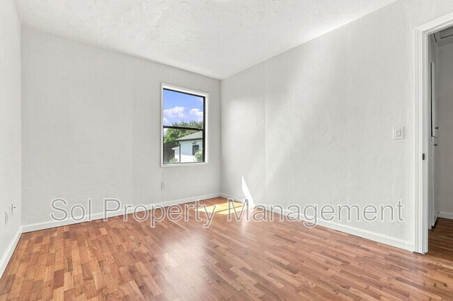 Building Photo - 1863 43rd Ave