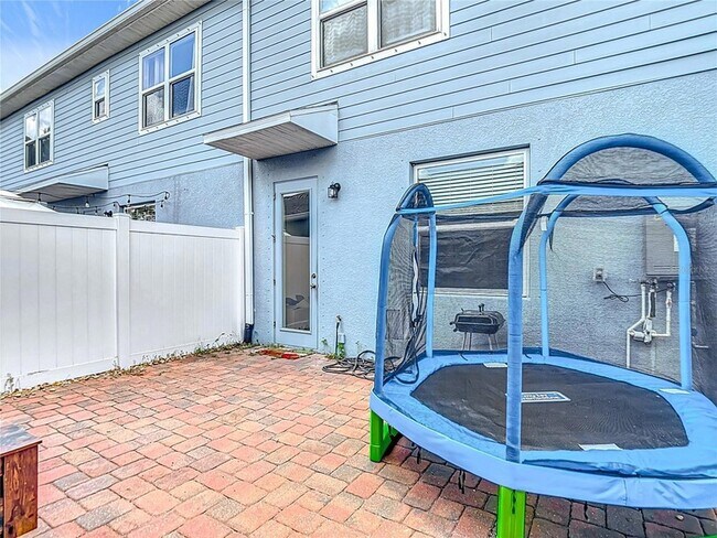 Building Photo - 2343 Pergola Wy