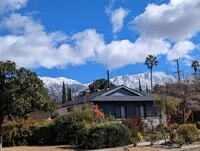 Building Photo - Spacious three bedroom one and half bath house in Sunland!