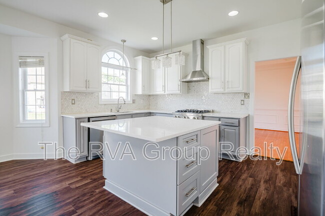 Building Photo - 4900 Lofton Dr