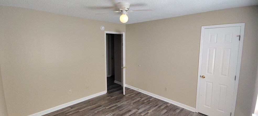 Building Photo - 2250 Spring Meadow Ln SE