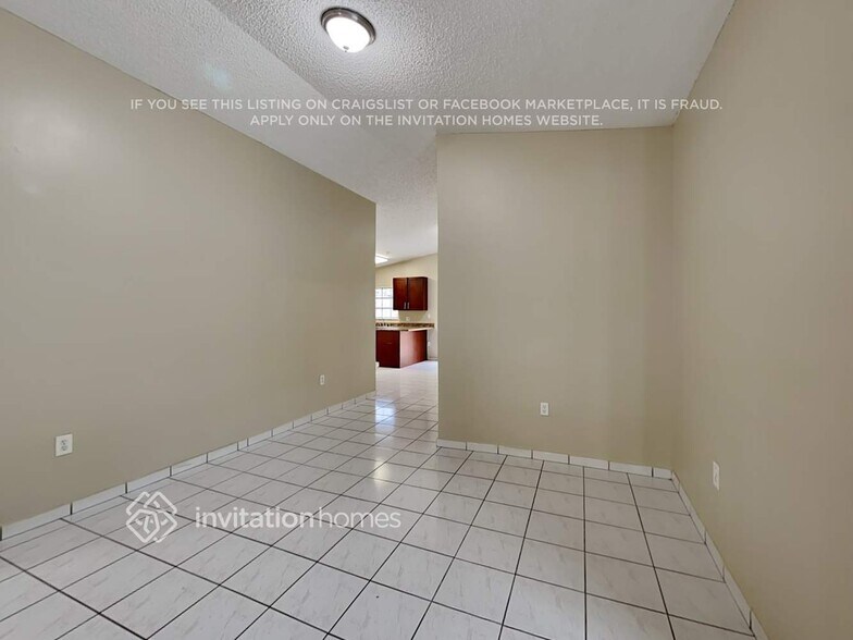 Building Photo - 2579 W 70th St