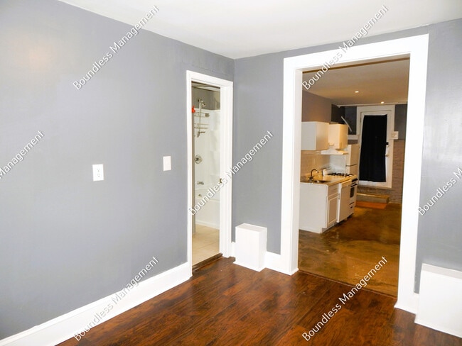 Building Photo - 522 Morgan St NE