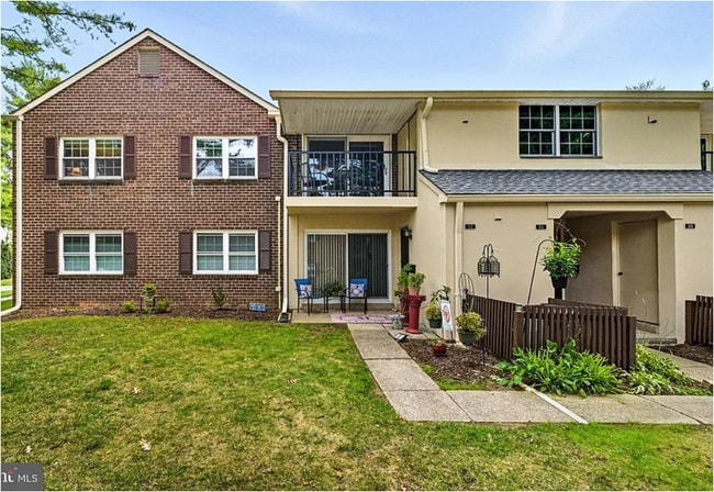 Primary Photo - 31 Old Forge Crossing