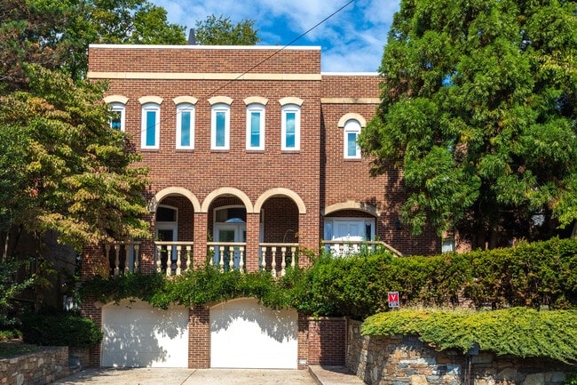 Building Photo - 4611 Charleston Terrace NW