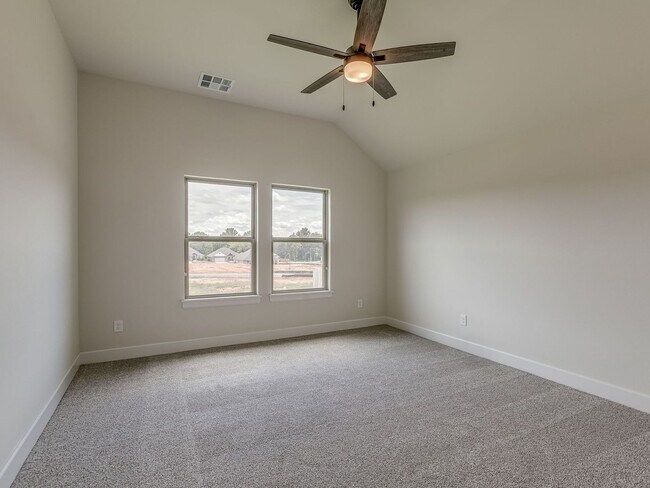 Building Photo - Brand New home In Azalea!