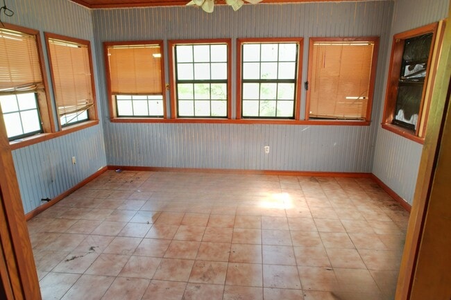 Building Photo - 460 Rogers St NW