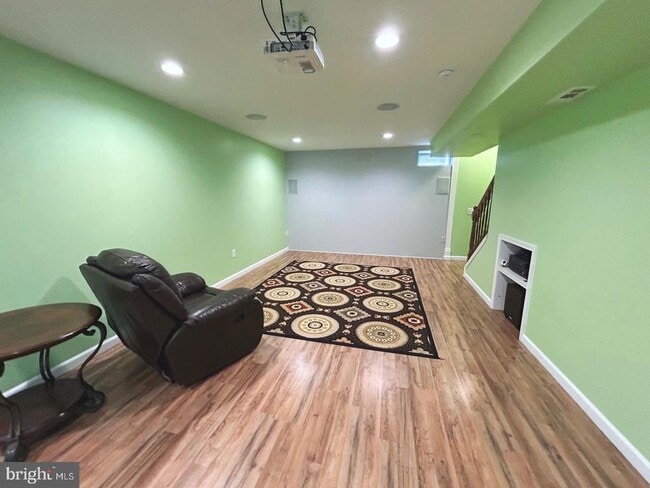 Building Photo - 724 N Haines Cir