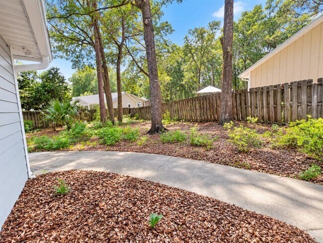 Building Photo - 6202 SW 86th Way