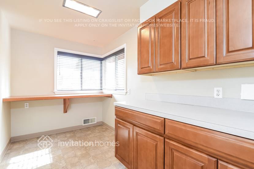 Building Photo - 1706 3rd Ave NW