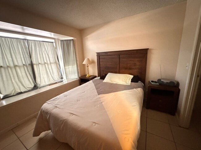 Building Photo - One Story Home For Rent