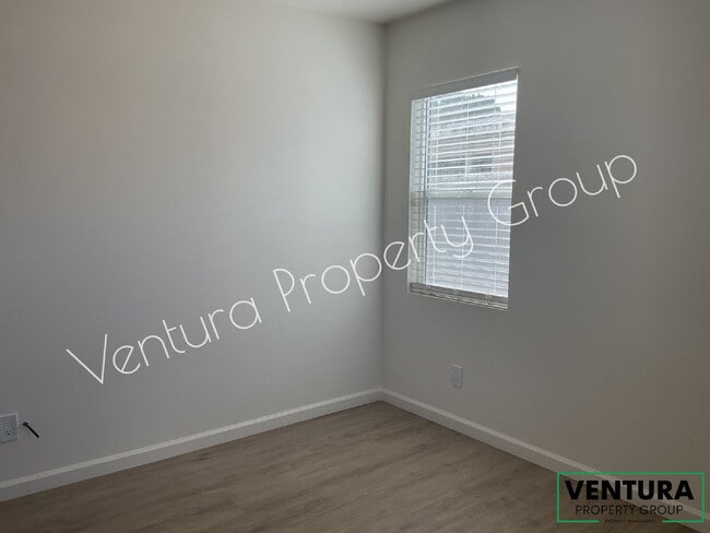 Building Photo - 841 S E St