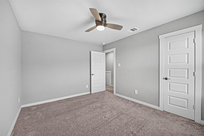 Building Photo - 13126 Lago Acero