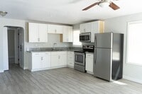 Building Photo - 1 Bedroom Modern House
