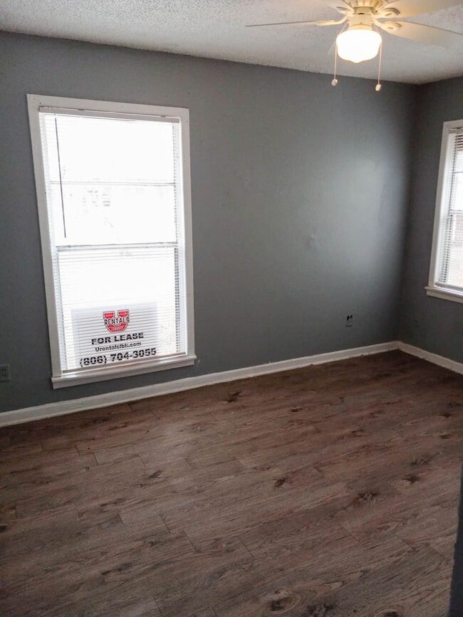 Building Photo - $0 First Month's Rent / $0 Deposit at Move-in