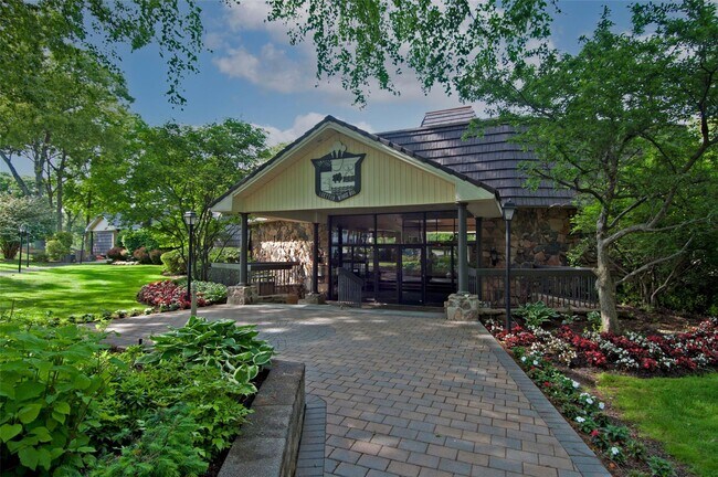 Building Photo - 309 Clubhouse Ct