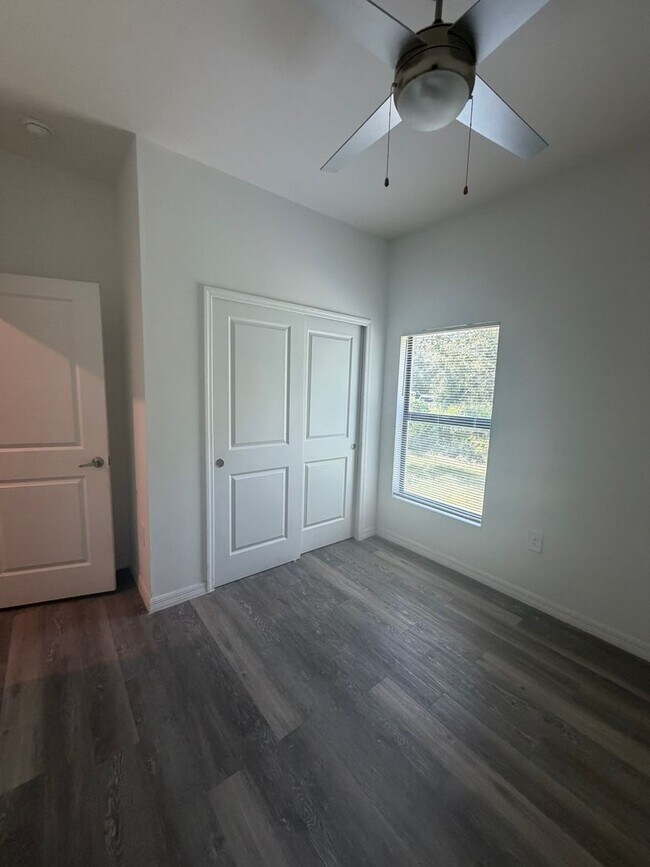 Building Photo - 1097 Highlands Rd
