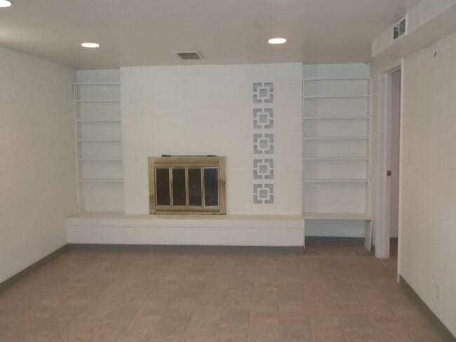 Building Photo - Lovely Traditional Home in the Heart of Fort Collins