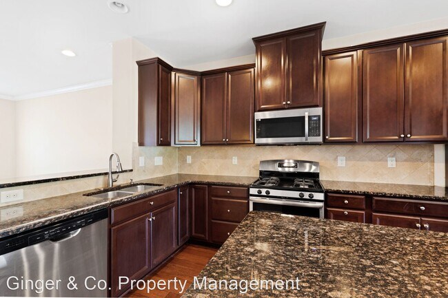 Building Photo - 4 br, 3.5 bath House - 511 Pemberwich Place