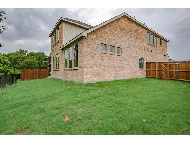 Building Photo - 10671 Villanova Dr
