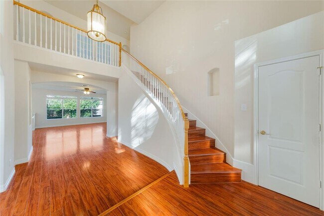 Building Photo - 2403 Branum Dr