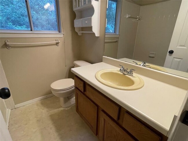 Building Photo - 3601 Leafield Dr