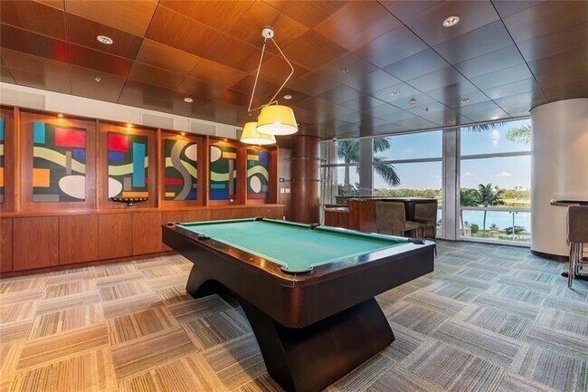 Building Photo - 2641 N Flamingo Rd