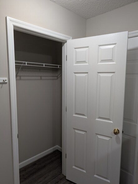 Building Photo - 1381 Pinnacle Ln