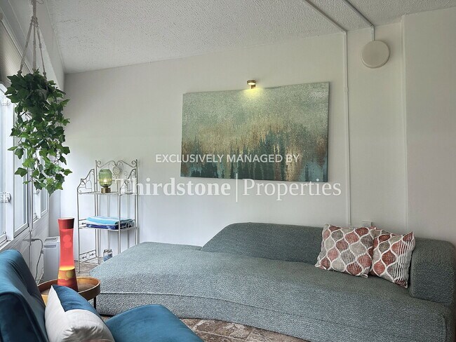 Building Photo - 1071 Edgewood Ave S